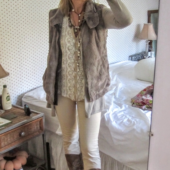 Sanctuary Faux Fur Taupe Vest - Picture 5 of 12